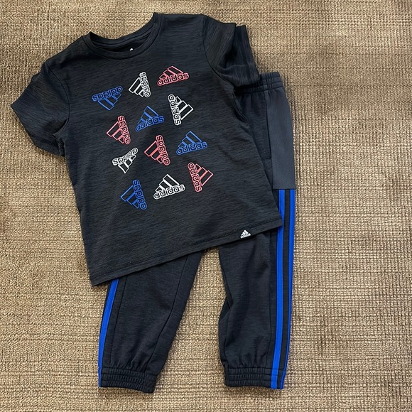 Boys Adidas Jogger Pants & Shirt Set - Picture 1 of 5